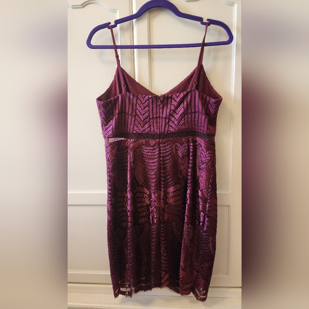 Guess Gianni Embroidered Mesh-Inset Dress Size: 8 - Picture 5 of 12